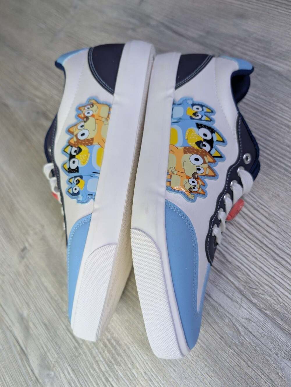 Ground Up Bluey & Bingo Low Top Sneakers woman's size 11
